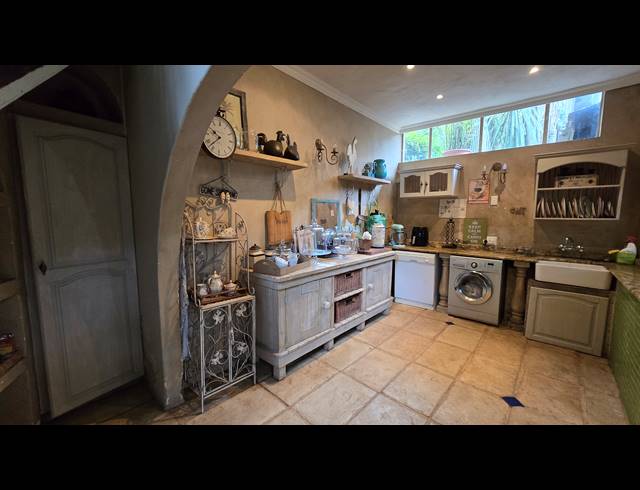 4 BEDROOM FREEHOLD FOR SALE IN GLENVISTA